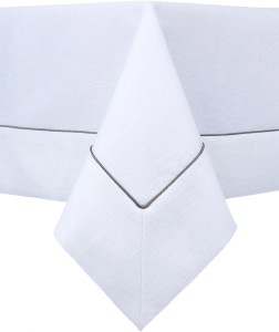 Obrus plamoodporny z ozdobną wypustką 140x500 Grand Biały