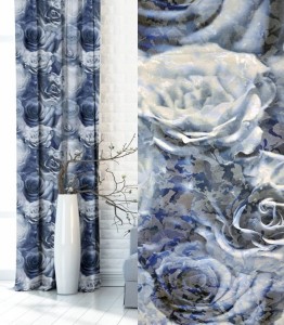 Zasłona dekoracyjna w kwiaty na taśmie 140x250 Róże  Niebieska